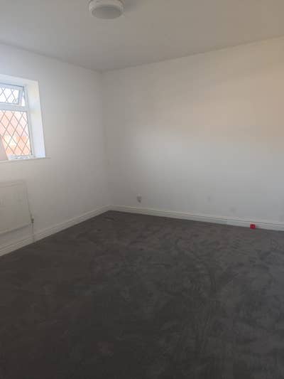 4 Bed Semi Detached with Large Garden, Garage Main Photo