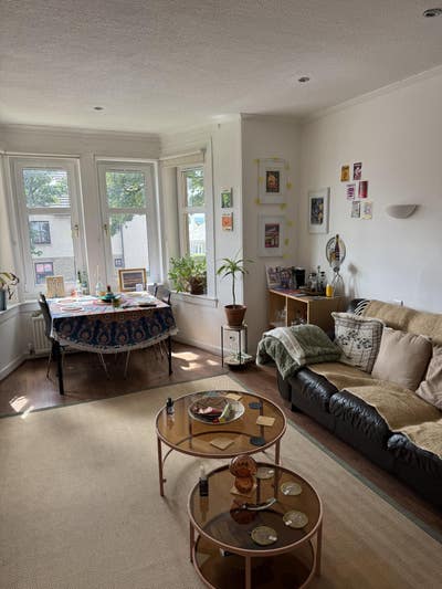 Cosy flat in West End  Main Photo