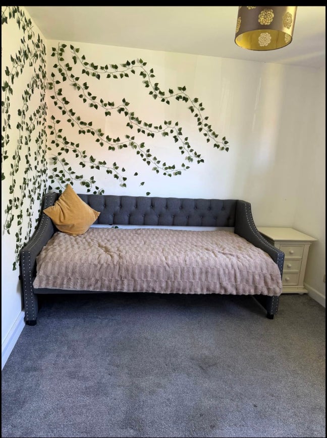 Spacious double room - women preffered Main Photo