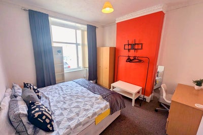 ** Lovely Rooms JQ & City Centre! No Bills to Pay! Main Photo