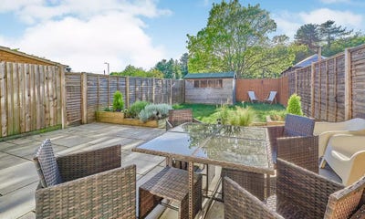 Bright Room in a Calm 3-Bedroom Home with Backyard Main Photo