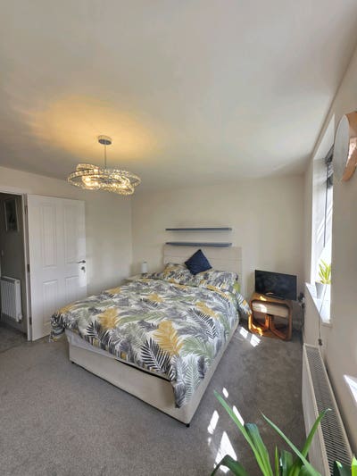 Luxury Furnished Double Room in New Build Home  Main Photo