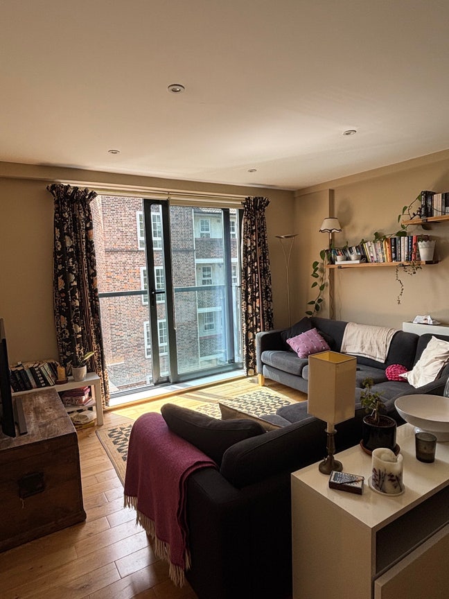 One double bedroom with bathroom Main Photo