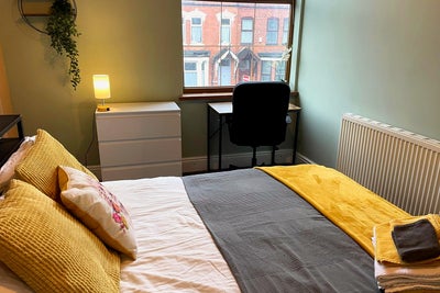 ** Lovely Double Room Edgbaston - No Bills to Pay! Main Photo
