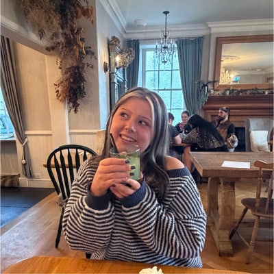 I am a female student aged 19. I am looking f... Main Photo