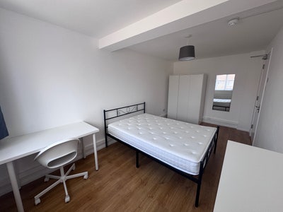 Furnished Double Room Available – New Cross Main Photo