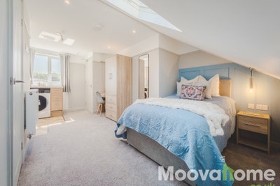 Brand New  for 2026– Stylish New Hmo in SN1 Main Photo