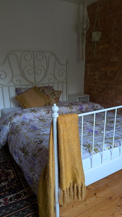 Cosy Double Bedroom with Garden View, Mon-Fri only Main Photo