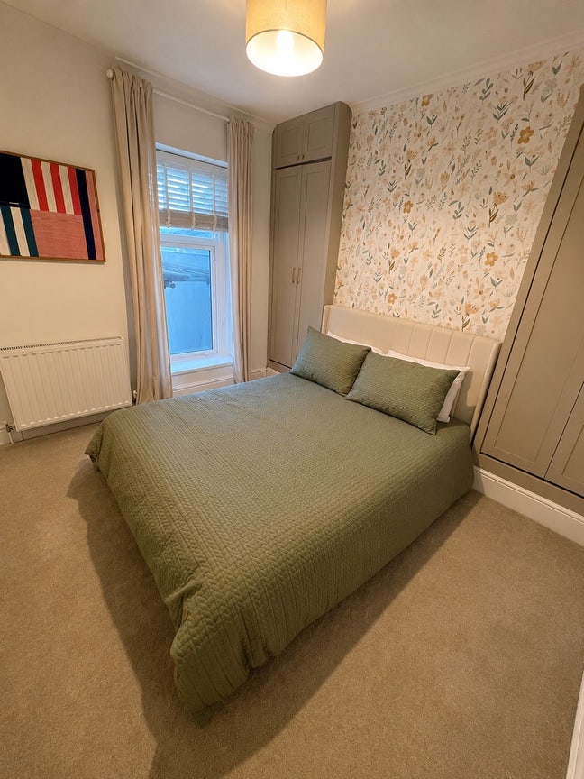 Furnished Double Room Available in Swansea Main Photo