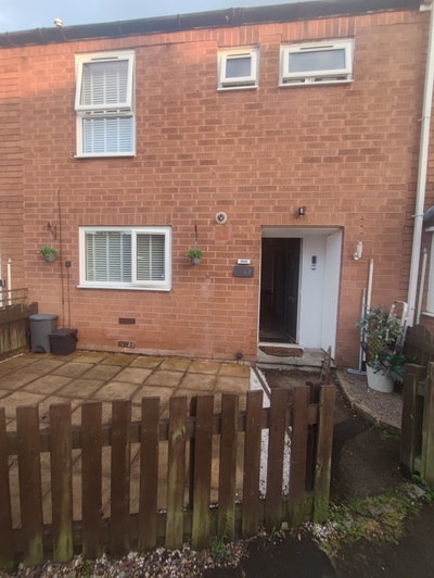 Double Room to Rent – WA5 Main Photo