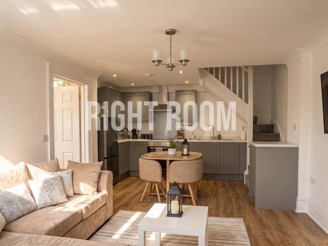 Modern 2-Bed | High Street| &pound;1,400 PCM Main Photo