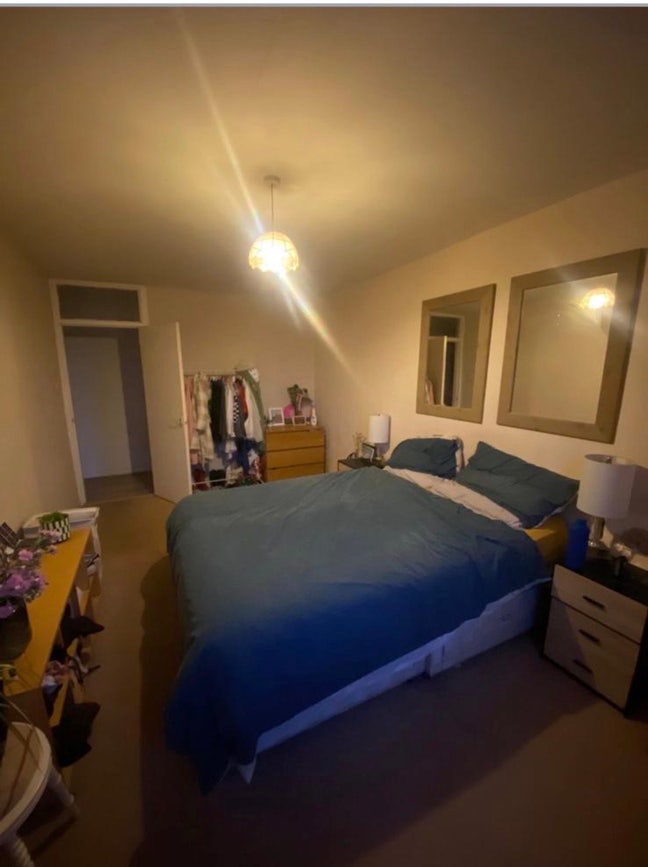 Room available in Newington! Main Photo