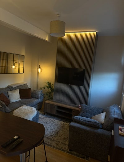 Modern Farnham Apartment | Newly Furnished  Main Photo