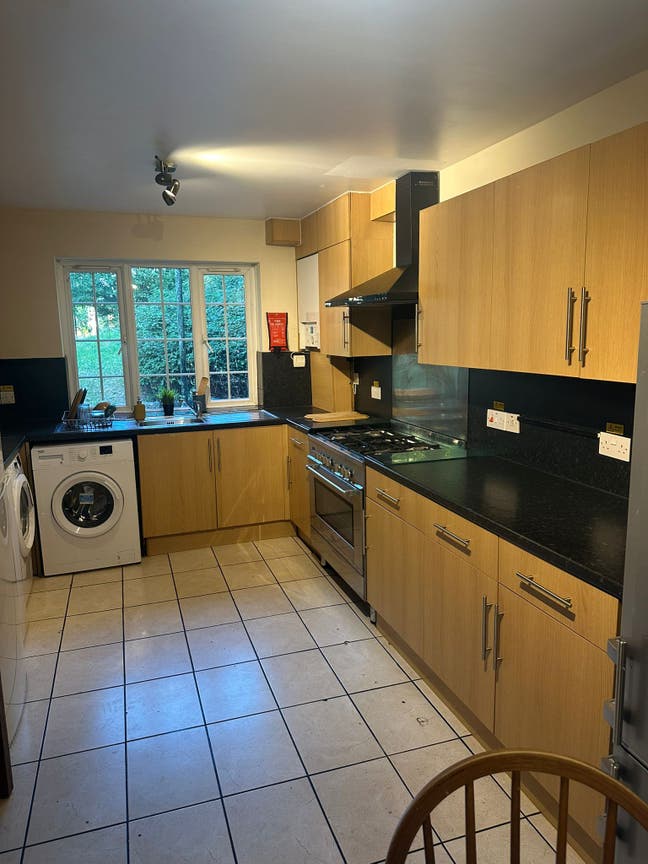 Spacious Double Room with En-Suite Main Photo