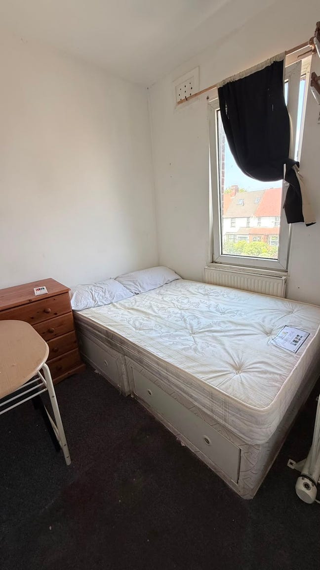 Single room in shooters hill road Main Photo
