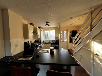 Beautifully Furnished Home in Chandler’s Ford Main Photo