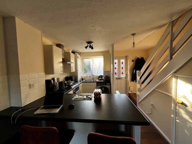 Beautifully Furnished Home in Chandler’s Ford Main Photo