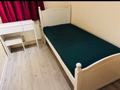 Furnished Single room Main Photo