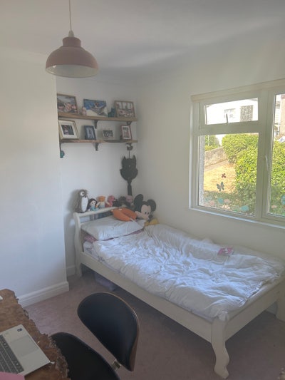 Superb single room in quiet house  Main Photo