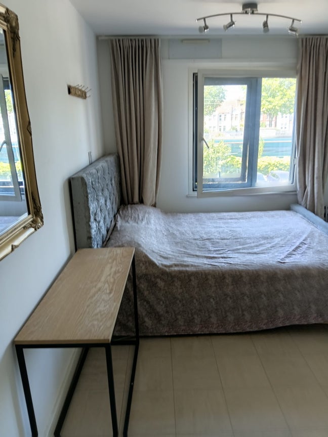 Ealing Double Room (Bills included) Main Photo