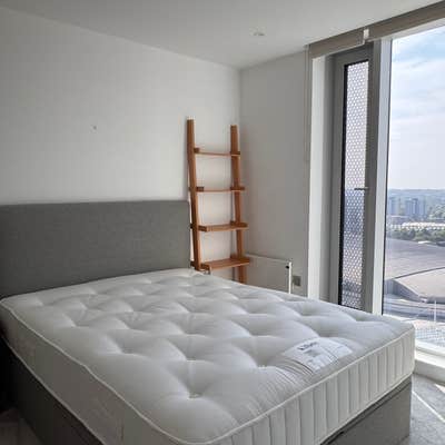 Furnished Double Room on 17th Floor In New Vic Main Photo