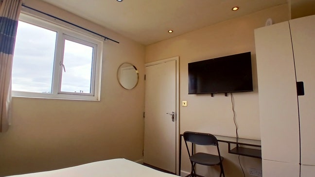 ST1/Hanley. Double + Smart TV. BARGAIN Main Photo