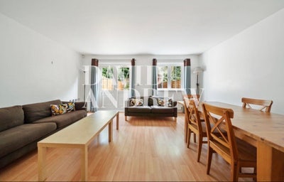Large Double Ensuite Room (~6 month Sublet) Main Photo