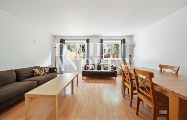 Large Double Ensuite Room (~6 month Sublet) Main Photo