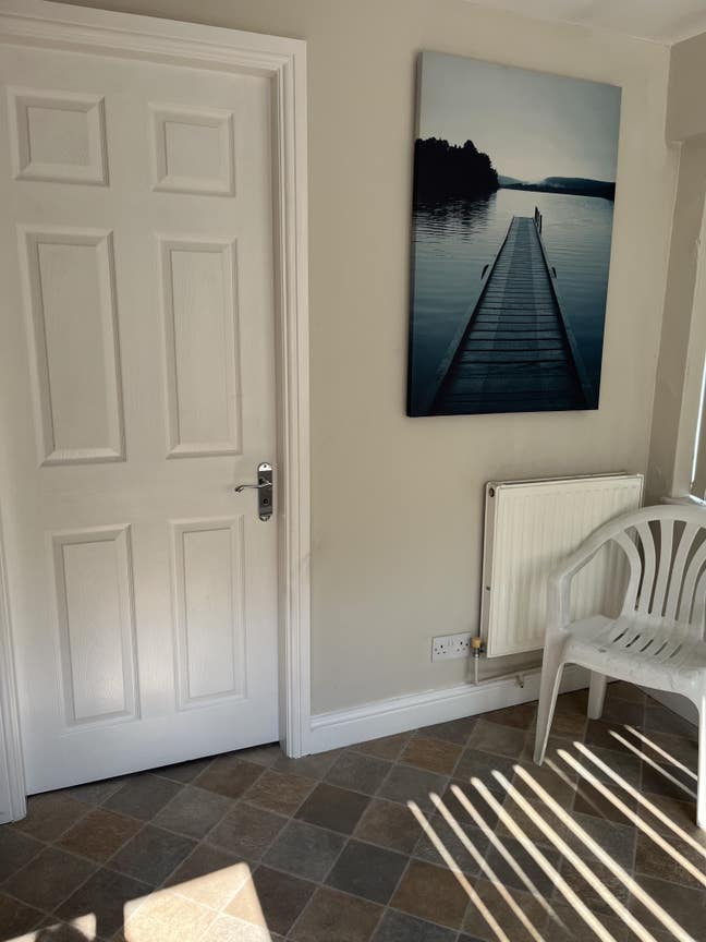 All inclusive lovely 1 bedroom flat Main Photo