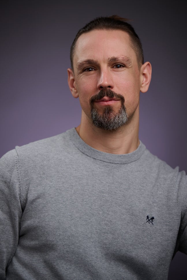 Easy-Going Massage Therapist & Boxing Coach Lookin Main Photo