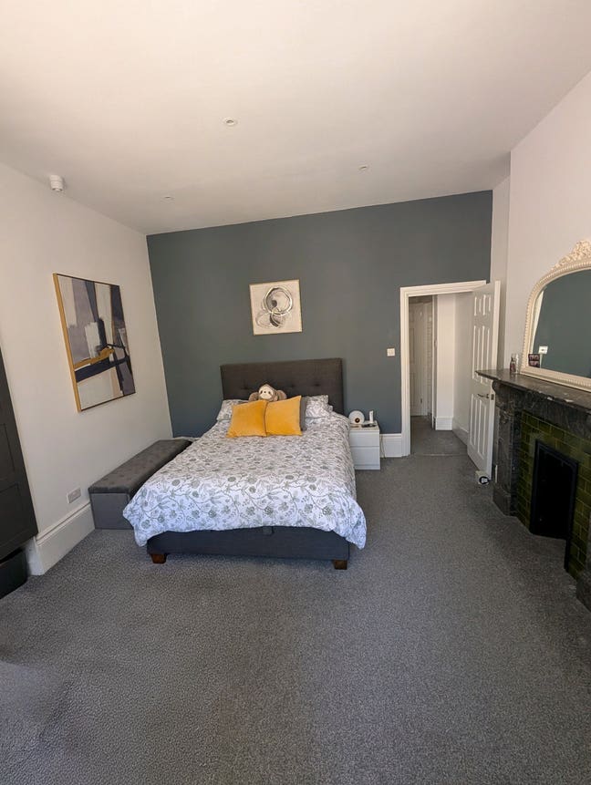1 Bed Furnished Spacious Flat in Hove  Main Photo