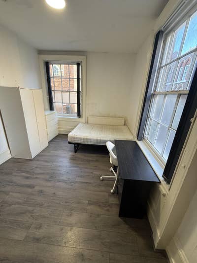 Bedroom Available Now!!!!! Main Photo