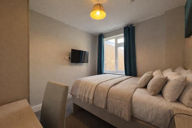 Double Room Available - Central Reading RG1 Main Photo