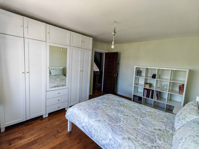 Spacious double bedroom close to Hendon Central Main Photo