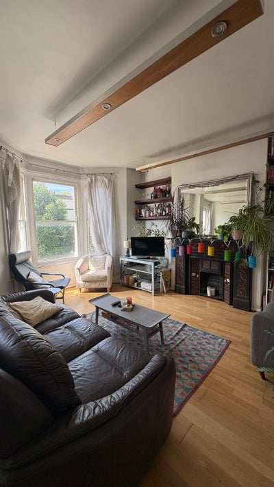 Bright spacious double in Brixton  Main Photo
