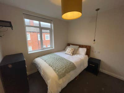 Double En-Suite Room Available August Main Photo