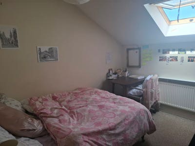 Bright Double Room With Private Bathroom in Cowley Main Photo