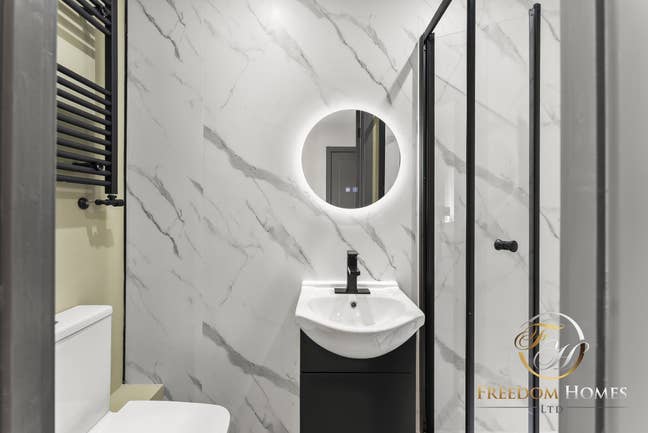 Luxury Living On Chandos Street Main Photo