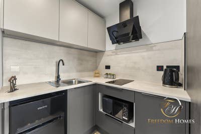  Luxury Living On Chandos Street Main Photo