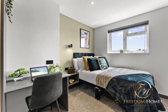  Luxury Living On Chandos Street Main Photo