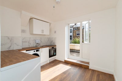 Brand New Studio Flat with Balcony in Queens Park  Main Photo