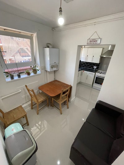 Spacious Double Room Near Brick Lane /Shoreditch Main Photo