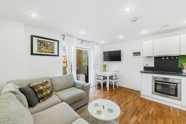 W3: Modern One bedroom Flat in Acton Central Main Photo