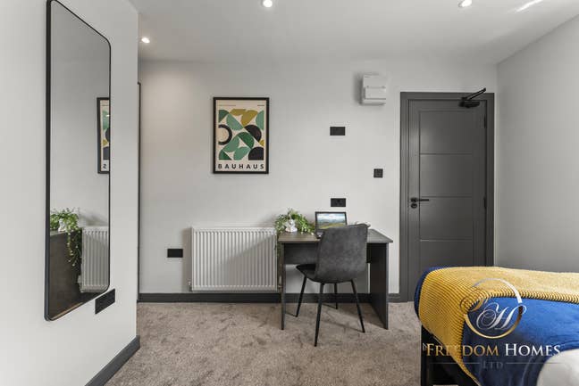  Luxury Living On Chandos Street Main Photo