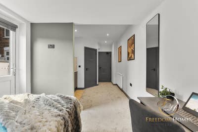  Luxury Living On Chandos Street Main Photo