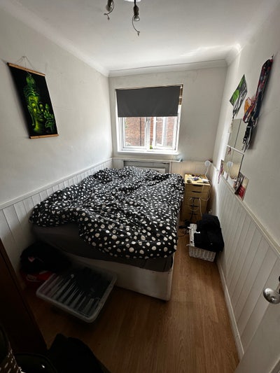 Spacious Double Room | 24 August - 2 October  Main Photo