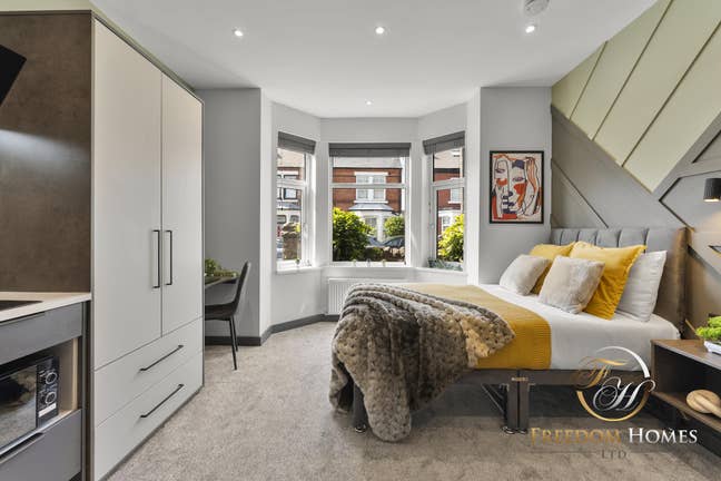  Luxury Living On Chandos Street Main Photo