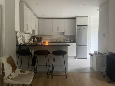 Double room in spacious flatshare Main Photo
