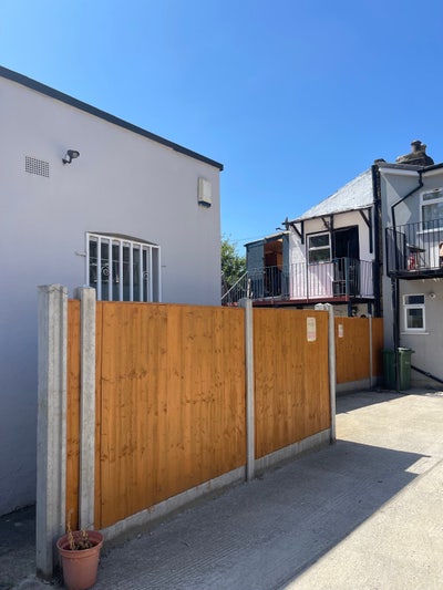 Lovely located 2 Bed flat Main Photo