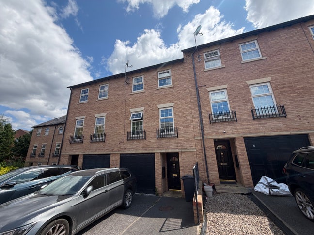 Double Room + Own Bathroom + Office Space- &pound;483 Main Photo